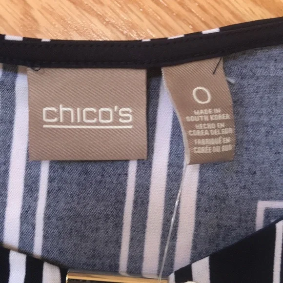New! Chicos SZ 0 Cayenne 3/4 sleeve keyhole top. - Picture 4 of 9